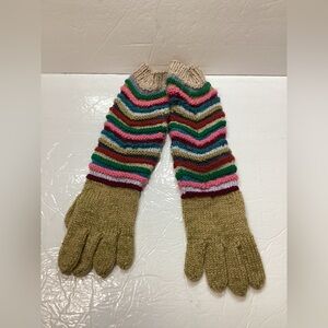 Hand made knitted women’s gloves